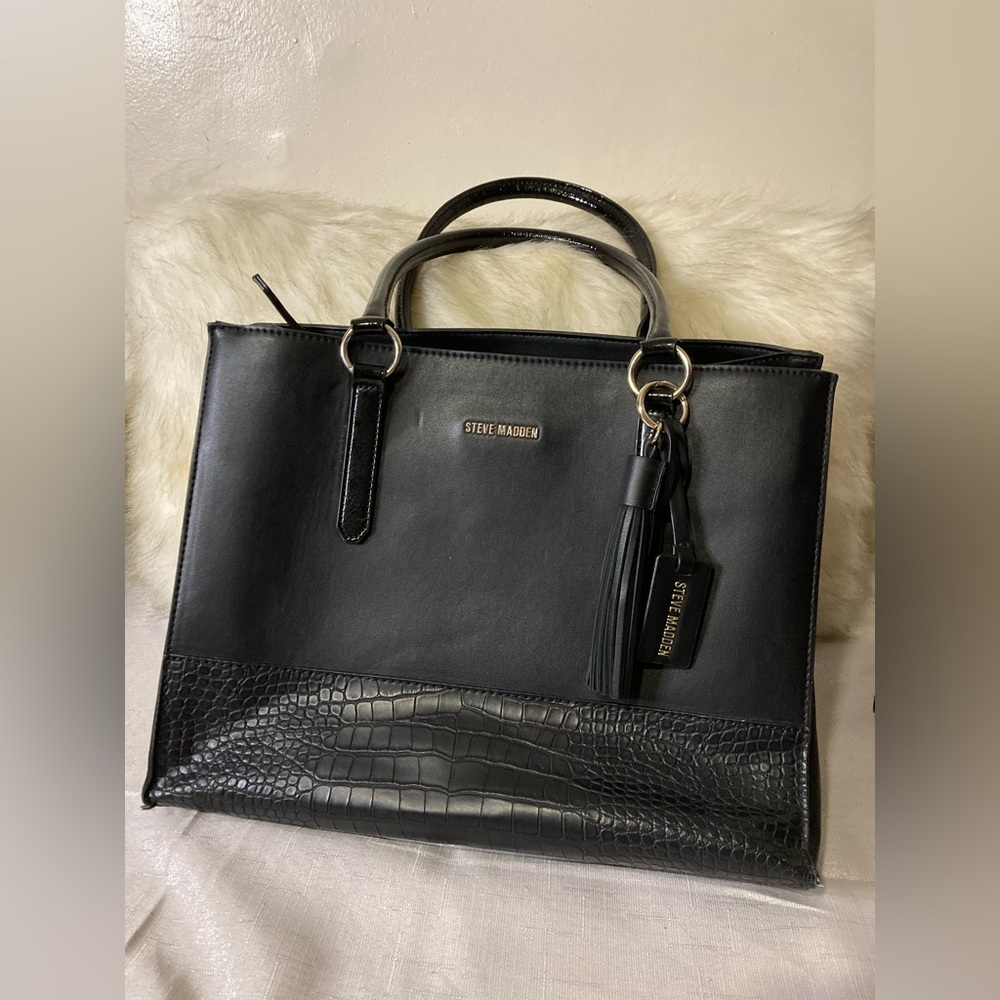 Steve Madden Black Tassel Open Tote Multiple Compartment Patent Leather Handles